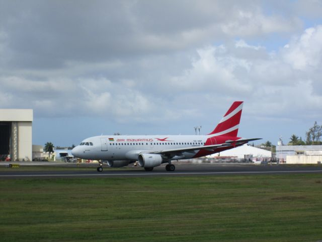 Airbus A319 (3B-NBF)