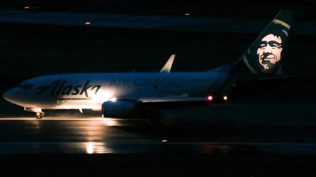 N625AS — - Alaska Air Cargo ASA7029/AS7029 from Anchorage (PANC/ANC) lands an hour late on runway 26.br /Photo date: 1-25-25br /Upload date: 1-31-25