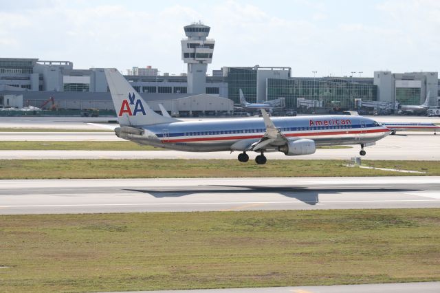 Boeing 737-800 (N919AN) - Perfect landing in KMIA