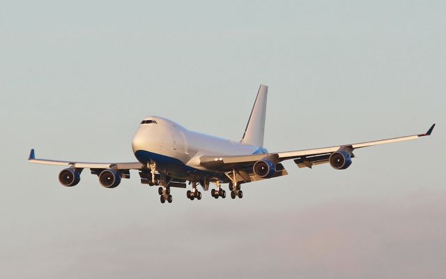 Boeing 747-400 (A6-GGP) - dubai air wing b747-412f a6-ggp about to land at shannon 28/12/16.