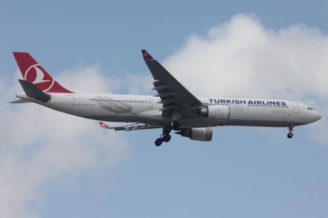 Airbus A330-300 (TC-JOK)