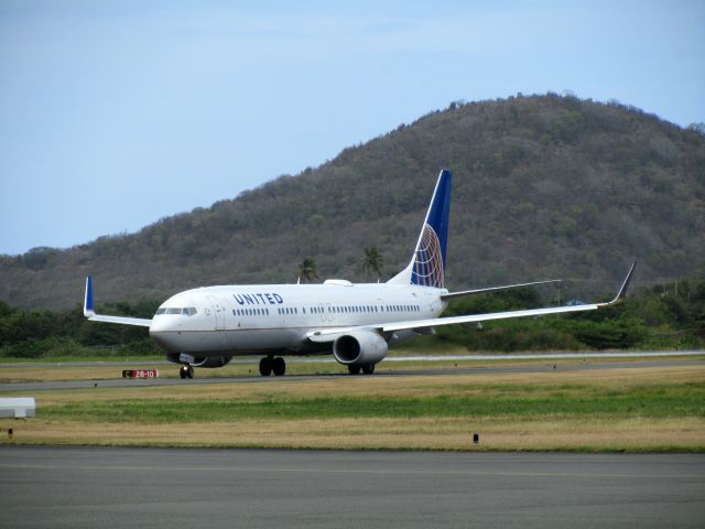 Boeing 737-900 (N68802)