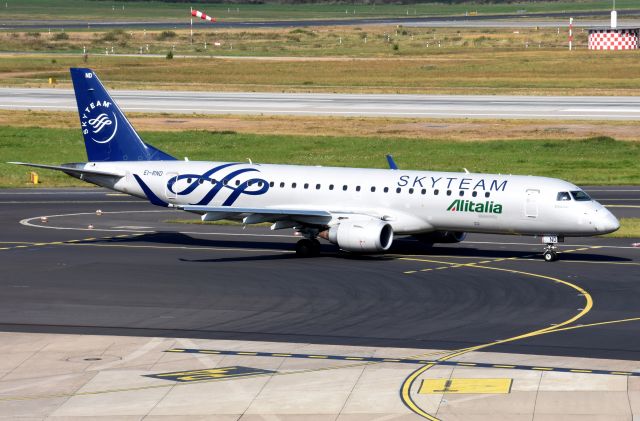Embraer ERJ-190 (EI-RND)