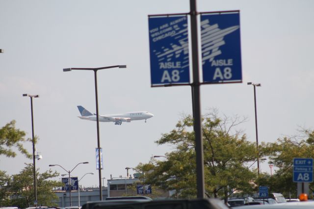 Boeing 747-400 — - Landing RWY 28C/10C at KORD!