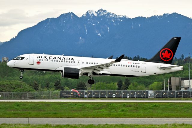 Airbus A220-300 (C-GUPG)