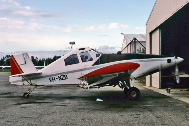 VH-NZB — - AYRES S2R-R1820 THRUSH - REG : VH-NZB (CN R1820-024DC) - PARAFIELD AIRPORT ADELAIDE SA. AUSTRALIA - YPPF 12/5/1993