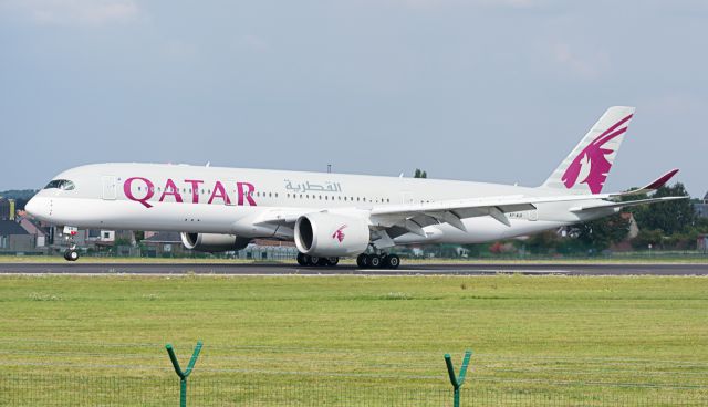 Airbus A330-300 (A7-ALD)