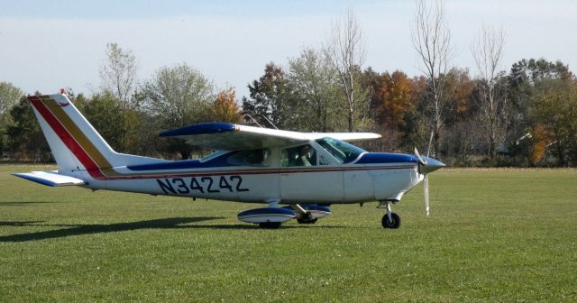 Cessna Cardinal (N34242) - Taxiing for departure is this 1972 Cessna 177B Cardinal in the Autumn of 2022.