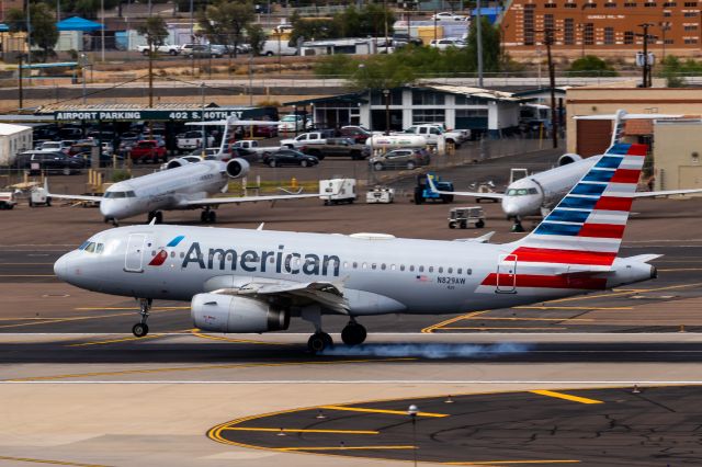 Airbus A319 (N829AW) - American Airlines A319 landing at PHX on 9/10/22. Taken with a Canon 850D and Tamron 150-600mm G2 lens.