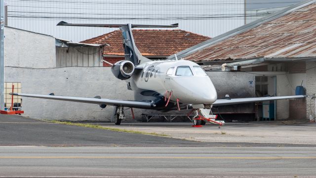 Embraer Phenom 100 (PR-PLR)