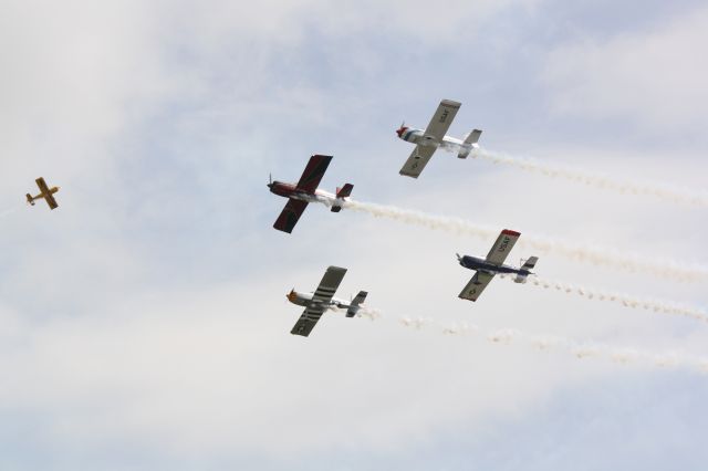 Vans RV-8 (TEAMRV) - Team RV performs at the 2012 Florida International Airshow