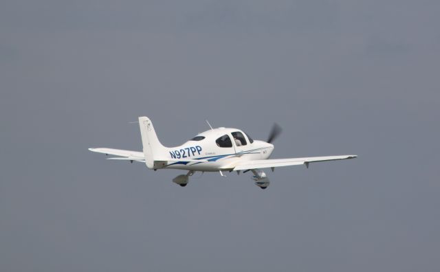 Cirrus SR-20 (N927PP)