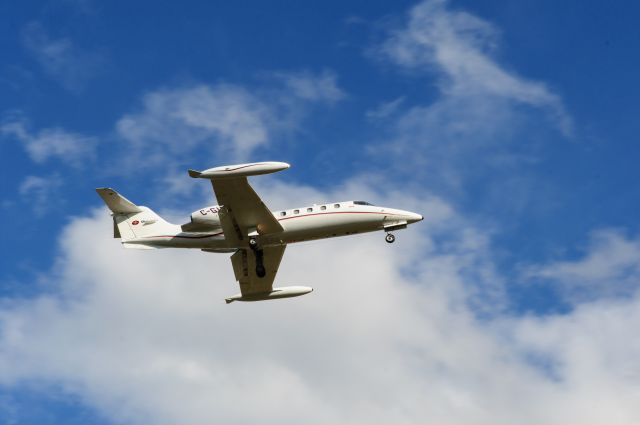 Learjet 35 (C-GIRE)