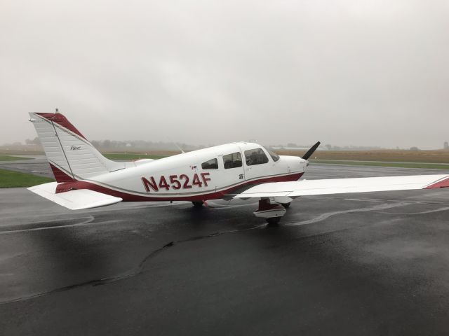 Piper Cherokee (N4524F)