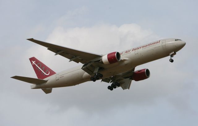 Boeing 777-200 (N846AX) - Landing RWY17 on June 16, 2017