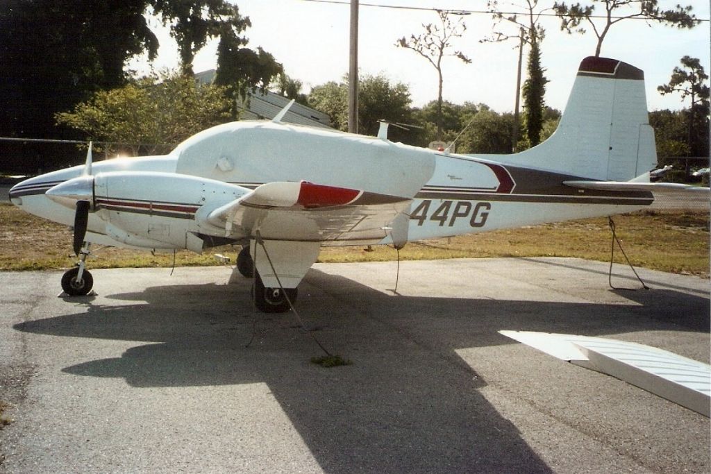 Beechcraft Travel Air (N144PG) - Seen here in May-00.  Registration cancelled 24-Oct-14.