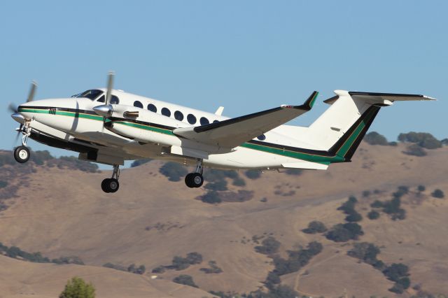 Beechcraft Super King Air 350 (N4YS)