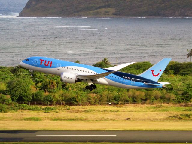 Boeing 787-8 (G-TUIH)