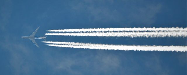 Boeing 747-200 —