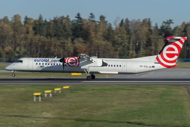 de Havilland Dash 8-400 (SP-EQL)