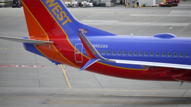 Boeing 737-800 (N8628A) - A closeup of the newly installed scimitar winglets on N8628A (LN:4888 / cn 42384) prior to departure to KPHX on 5/9/14.