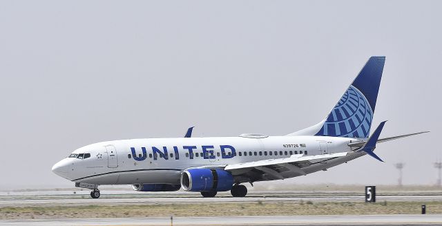 Boeing 737-700 (N39726)