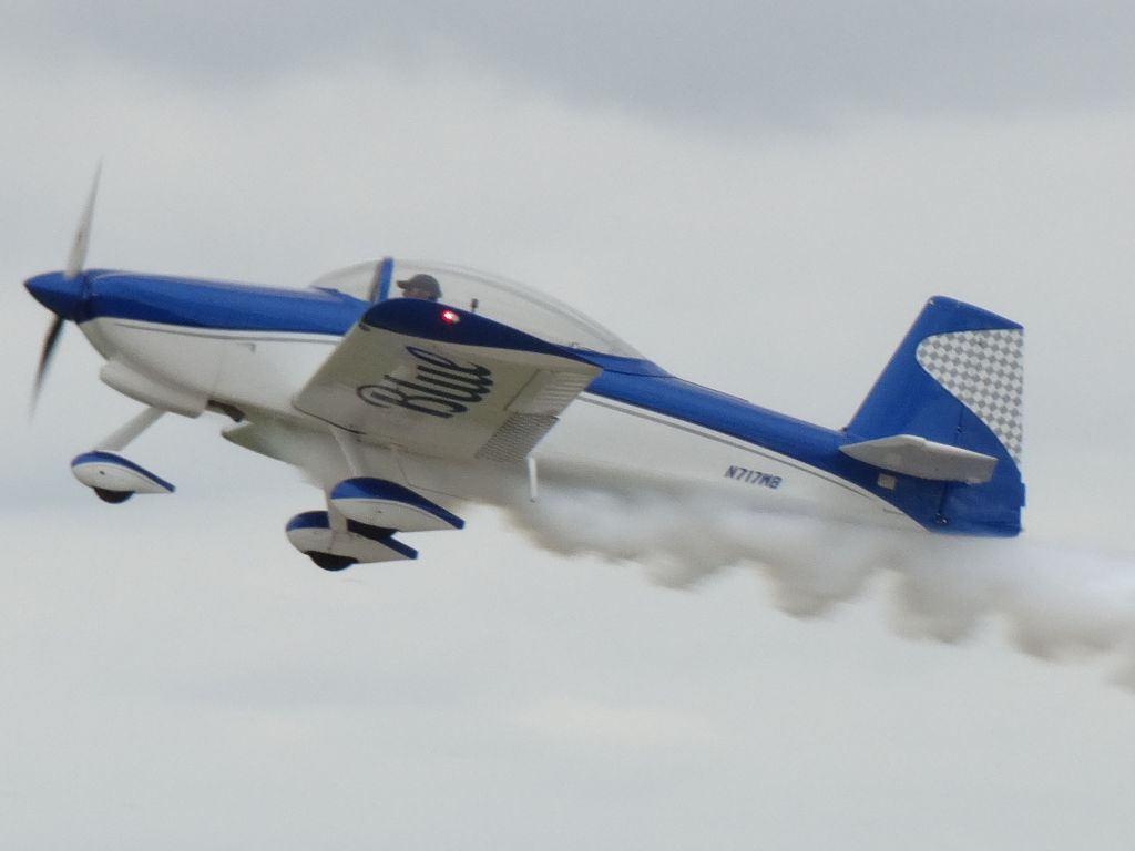 Vans RV-8 (N717WB)