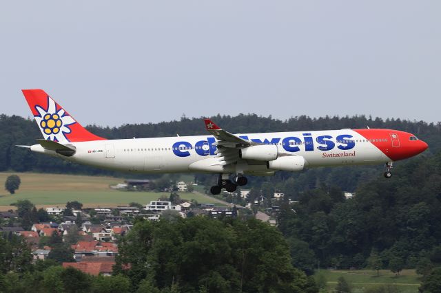 Airbus A340-300 (HB-JME)