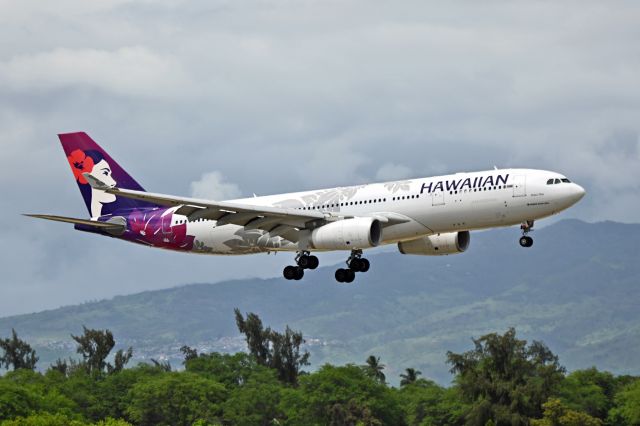 Airbus A330-200 (N361HA)