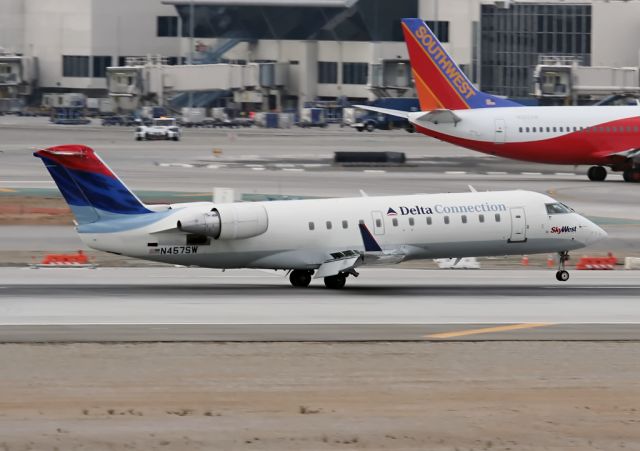 Canadair Regional Jet CRJ-200 (N457SW)