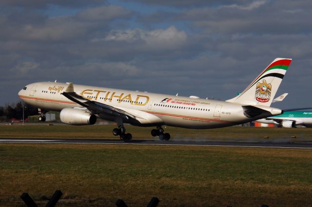 Airbus A330-300 (A6-AFD)