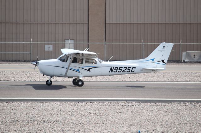 Cessna Skyhawk (N952SC)