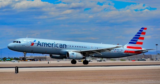 Airbus A321 (N546UW) - N546UW American Airlines 2011 Airbus A321-231 - cn 4885 - Las Vegas - McCarran International Airport (LAS / KLAS)br /USA - Nevada May 17, 2017br /Photo: Tomás Del Coro