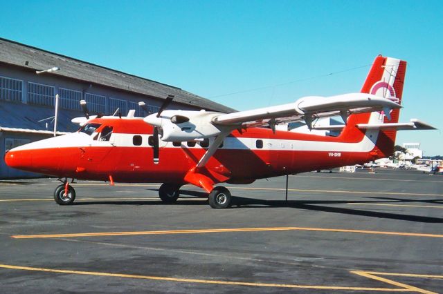 Cessna Caravan (VH-SHW) - DE HAVILLAND CANADA DHC-6-300 TWIN OTTER - REG : VH-SHW (CN) - BANKSTOWN NSW. AUSTRALIA - YSBK (29/6/1988)35MM SLIDE CONVERSION AT 6400 DPI.
