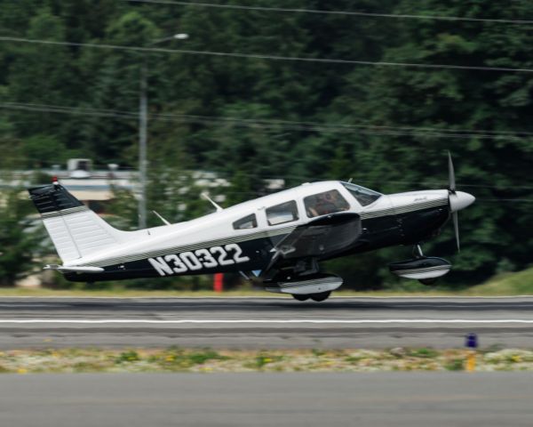 Piper Cherokee (N30322)