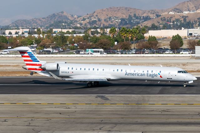 Canadair Regional Jet CRJ-900 (N958LR) - Another late arrival from Phoenix for this flight