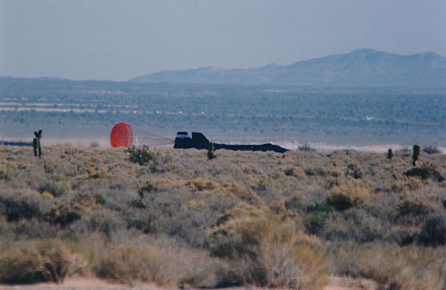 Lockheed Blackbird (NASA831) - NASA831 landing at the USAF Edwards AFB Open house and Air Show 10-18-1997