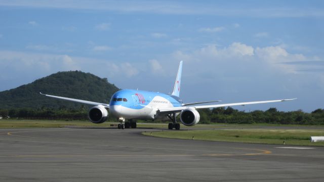 Boeing 787-9 Dreamliner (G-TUIK)