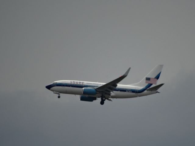 Boeing 737-700 (N278EA)