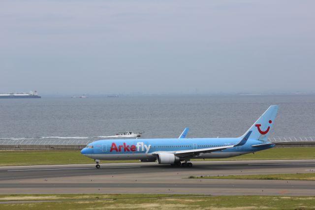 BOEING 767-300 (PH-OYI)