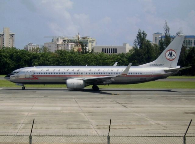 Boeing 737-800 (N905NN)