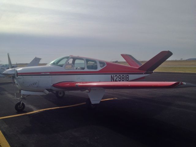 Beechcraft 35 Bonanza (N2981B)