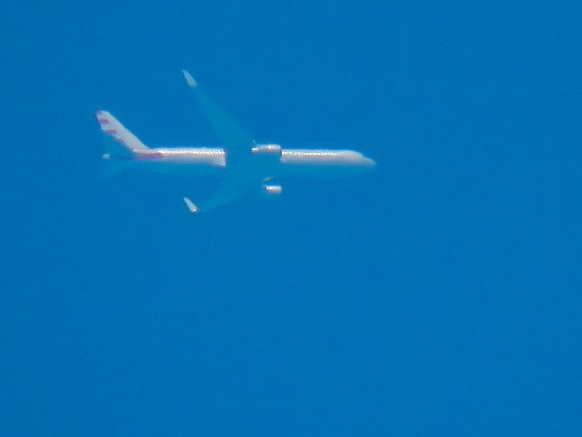 BOEING 767-300 (N393AN)