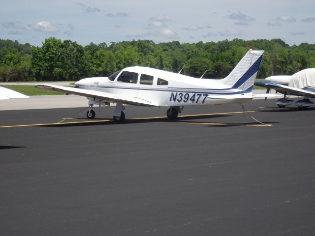Piper Cherokee (N39477)