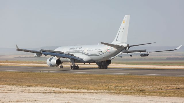 Airbus A330-300 (F-UJCQ)