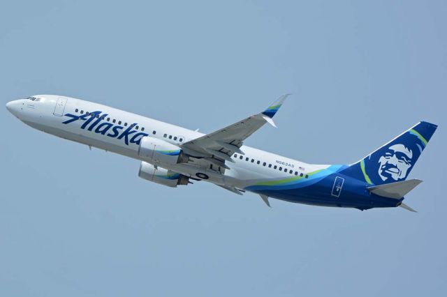 Boeing 737-800 (N563AS) - Alaska Boeing 737-890 N563AS at LAX on May 3, 2016. It is the first Alaska airliner to be painted in Alaskas new livery. 