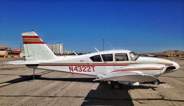 Piper Apache (N4322T)