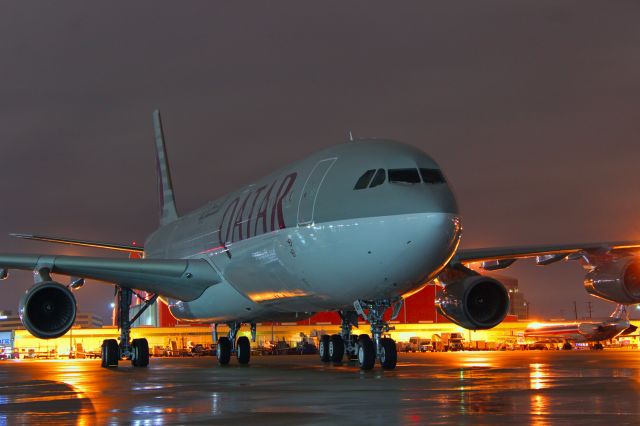 Airbus A340-300 (A7-AAH)