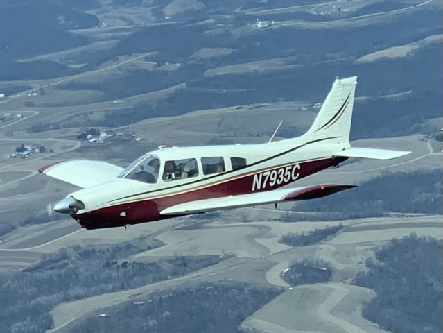 Piper Cherokee Arrow (N7935C)