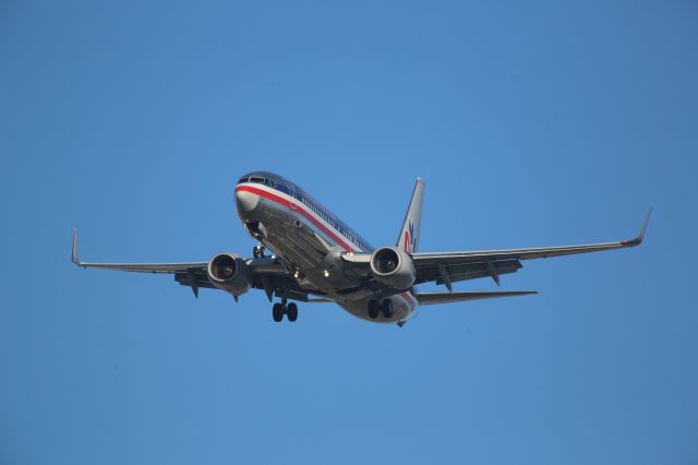 Boeing 737-800 (N874NN)